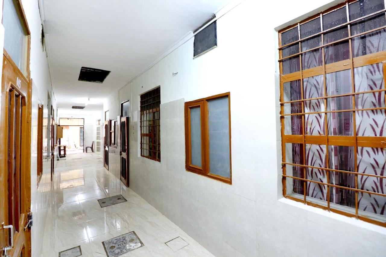 Spot On 44679 Hotel Samrat Sohana Exterior photo